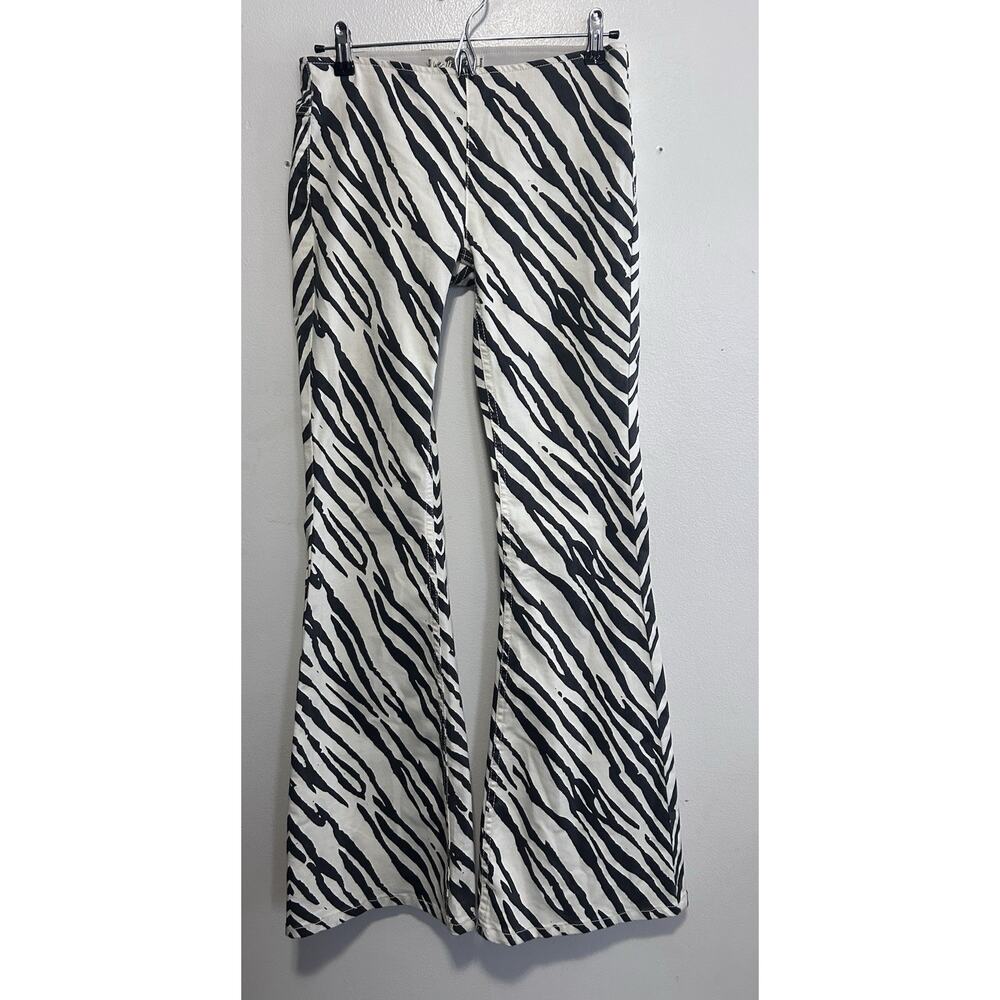 We The Free Free People Zebra Print Bell Bottoms Size 26 NWOT High Rise Pants